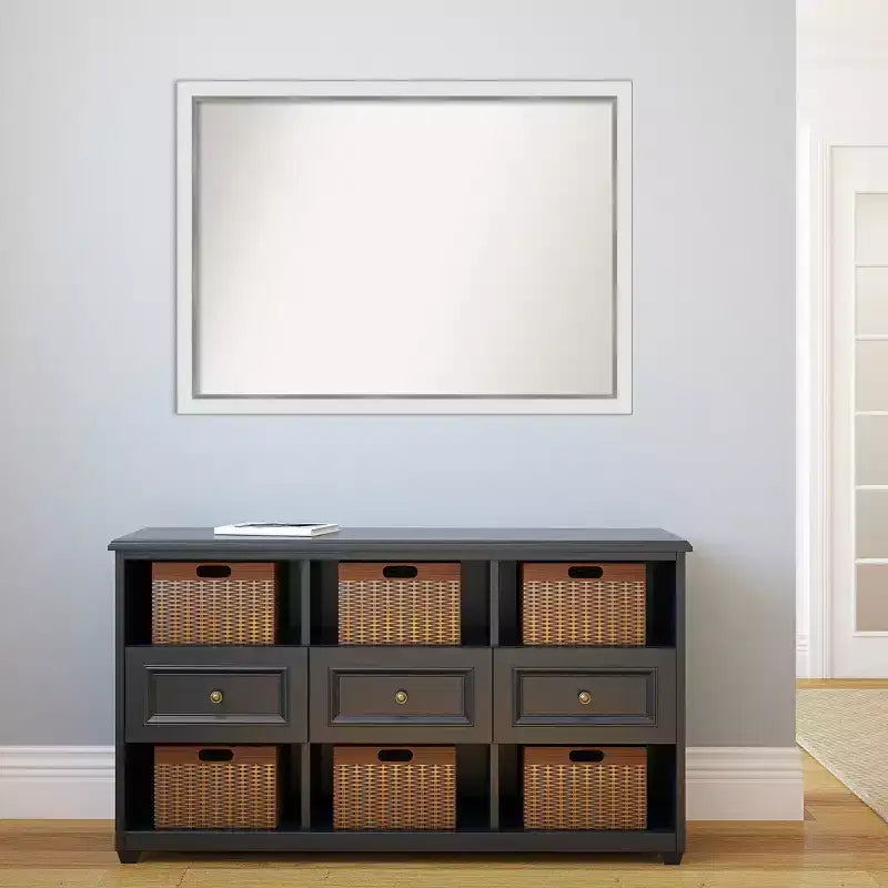 Specchio da parete per bagno stretto Eva senza smussature, 41" X 30", bianco/argento