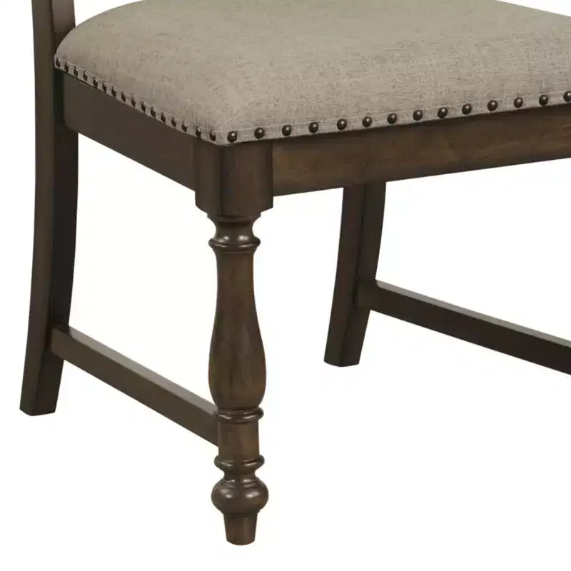 Sedia da pranzo tradizionale in legno rivestita con borchie (set da 2)