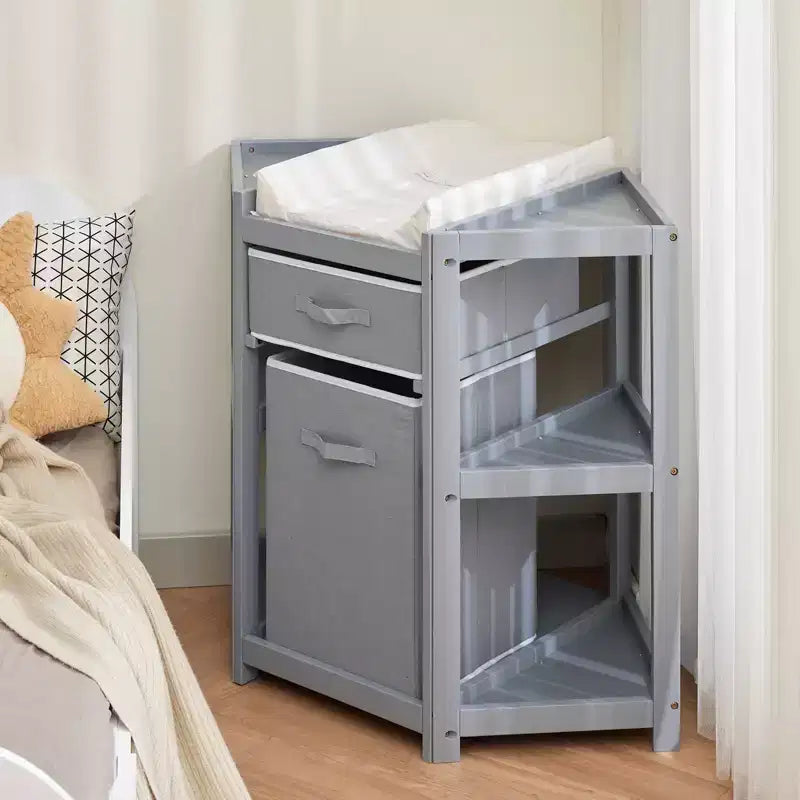 Fasciatoio salvaspazio ad angolo con cassetto portaoggetti, cesto portabiancheria e fasciatoio impermeabile, fasciatoio moderno in legno per la cameretta dei bambini, grigio