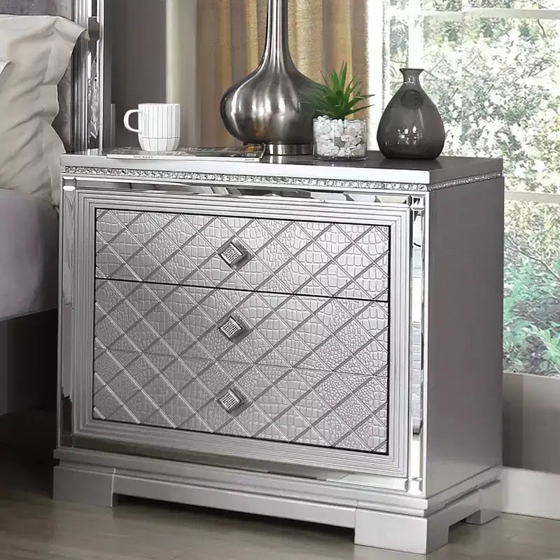Comodino a 2 cassetti con cassetto a scomparsa e porte USB Argento - Homes: Inside + Out