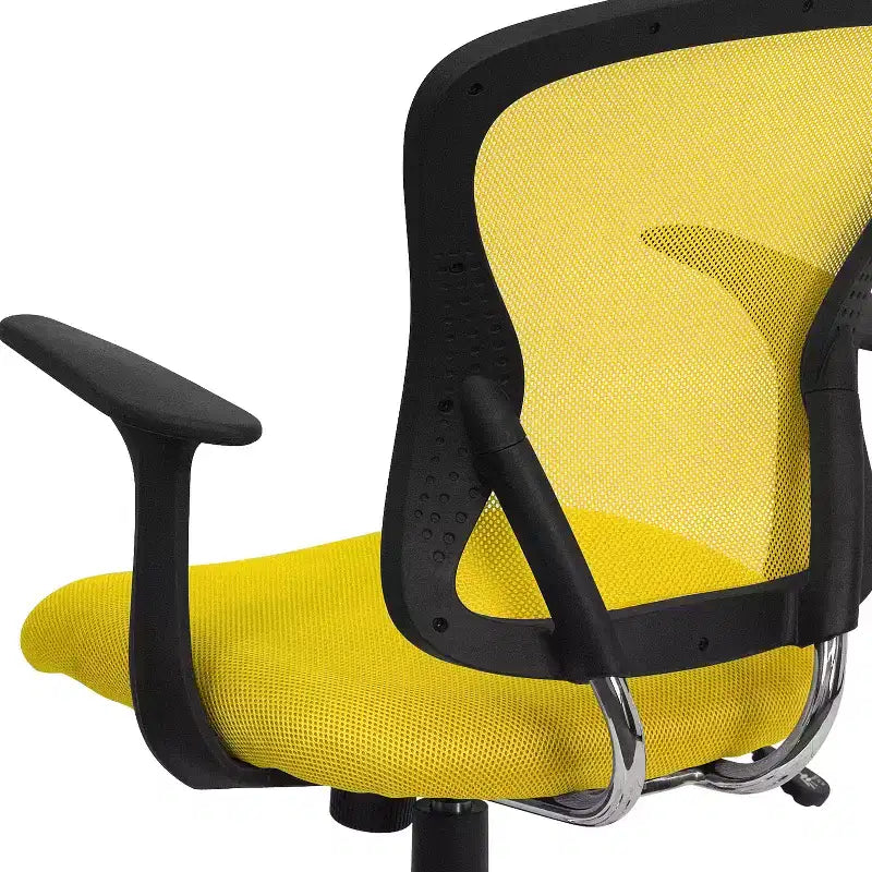 Sedia da ufficio girevole Flash Furniture con schienale a rete, base e braccioli cromati