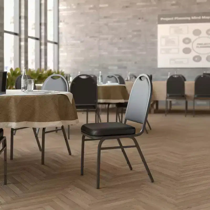 Sedia da banchetto impilabile con schienale a cupola versatile